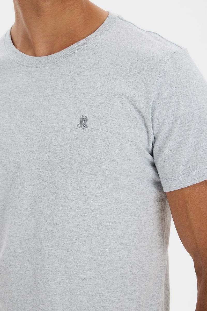 012004071220_065GR_3-PW-CAMISETA-MASC-GC-BORDADO-LOGO